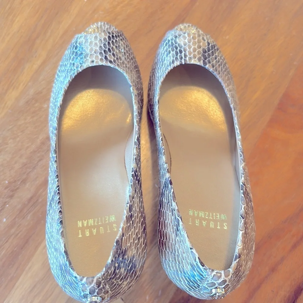 STUART WEITZMAN Plainfield Snake-Print Leather Peep-toe Pumps